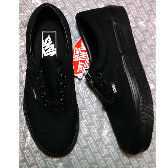 vans era black woman